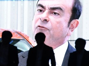 W300