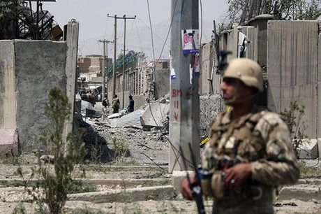 Citing corruption, U.S. slashes Afghan aid days before election